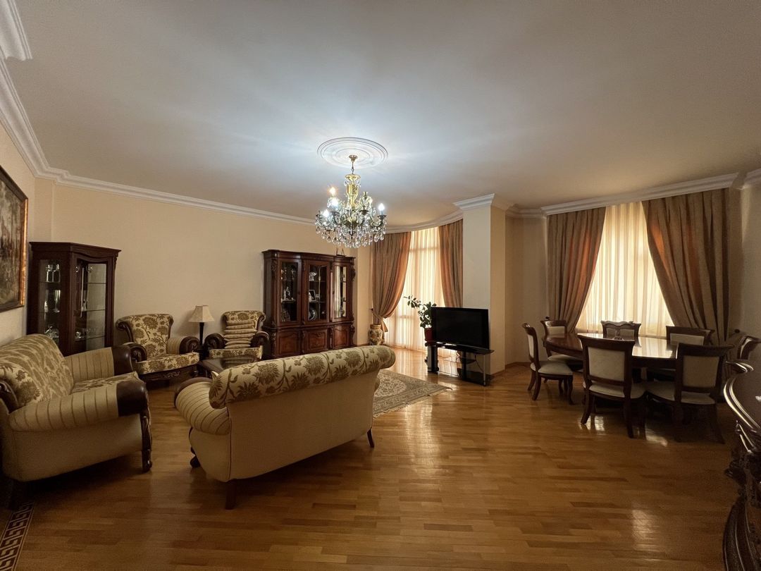 Satılır 4 otaqlı yeni tikili 191 m² — Mənzil, Bakı (2)