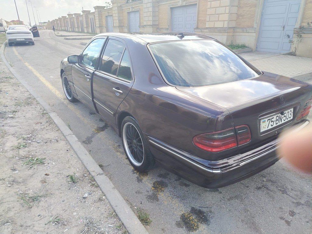 Mercedes E 270, 2.7 L, 2000 il, 350 000 km — Avtomobillər, Bakı (2)