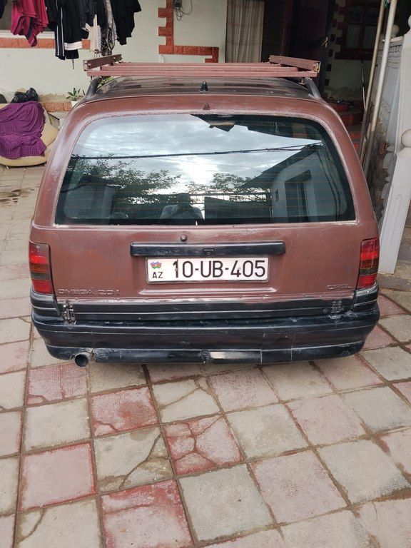 Opel Omega, 2.0 L, 1993 il, 351 000 km 10-UB-405 — Avtomobillər, Bakı (2)
