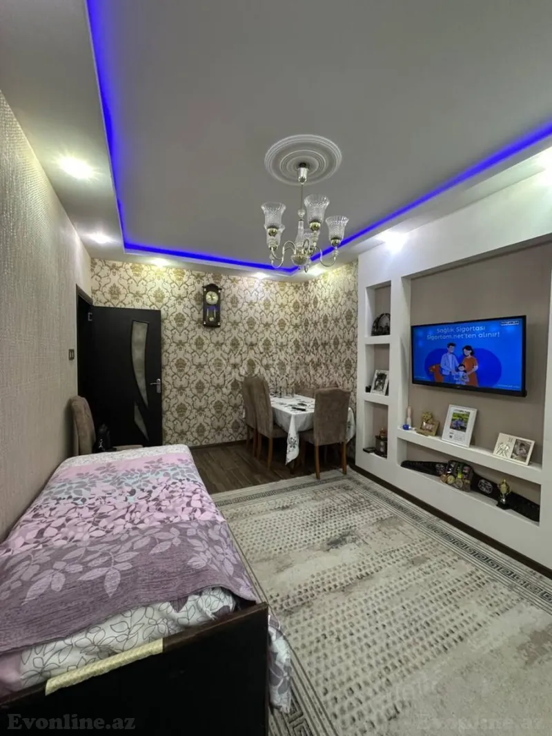 Satılır 4 otaqlı Mənzil Köhnə tikili 100 m² Bakı, Sabunçu r., Bakıxanov — Bakı
