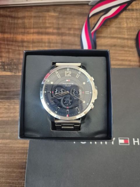 Tommy Hilfiger kişi qol saatı - Brend: Tommy Hilfiger (Watches — Bakı
