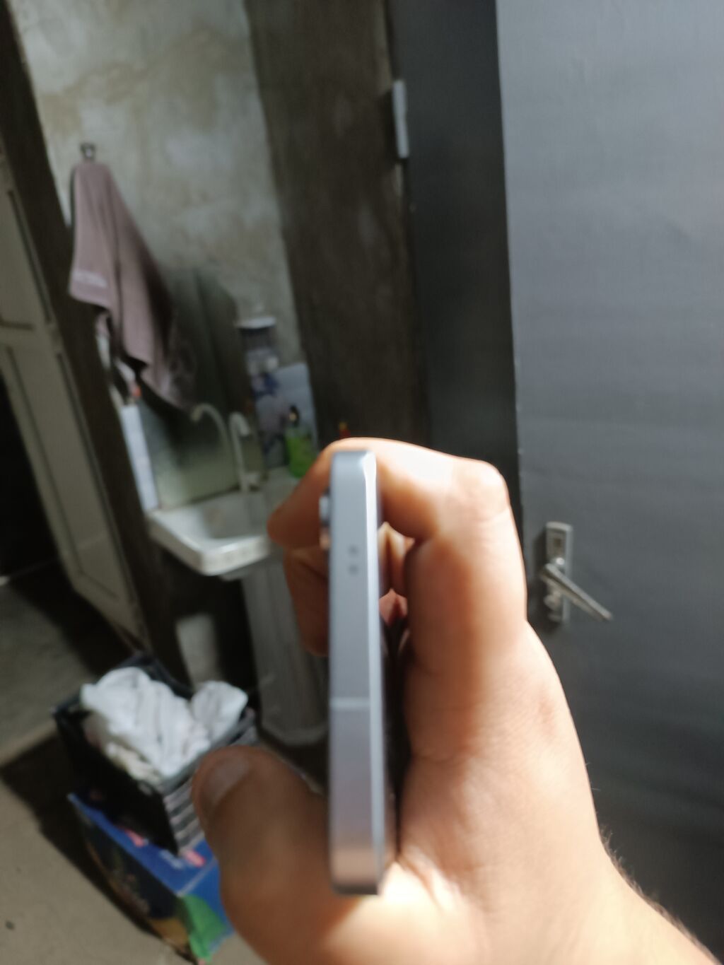 Smartfon – kompakt gövdə, düz kənarlı metal çərçivə, şüşə ön panel — Digər smartfonlar, Cəlilabad (2)