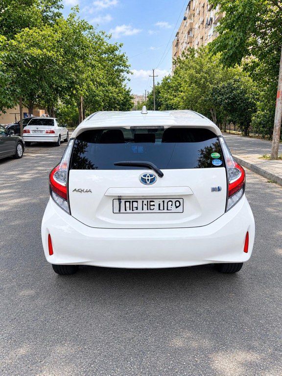 Toyota Aqua, 1.5 L, 0.87 kWh, 2018 il, 190 000 km — Avtomobillər, Bakı (2)