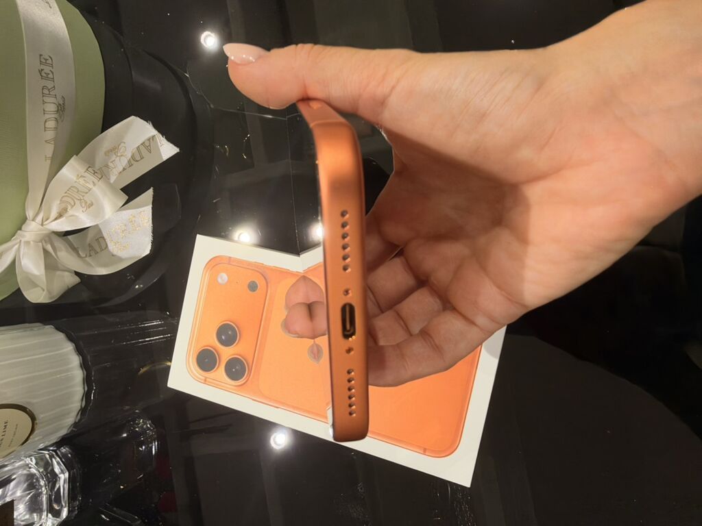 Narıncı — Apple iPhone, Bakı (3)