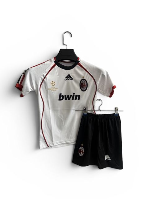 Forma Milan Ronaldinyo 128yaş 7-8 — Bakı