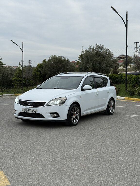 Kia Ceed SW, 1.6 L, 2009 il, 390 000 km 90-BY-459 — Avtomobillər, Bakı