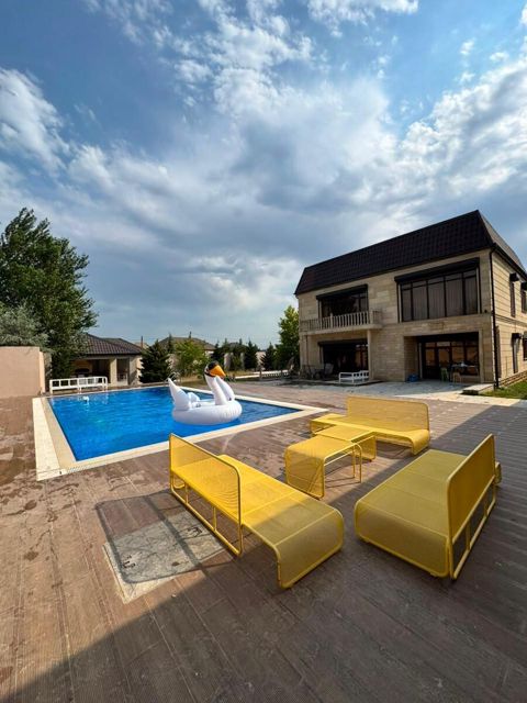 Satılır 6 otaqlı həyət evi/bağ evi 250 m² — Дом, вилла