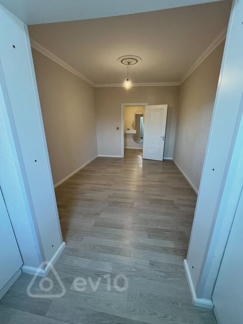For sale: 2-room apartment (old building), 65 m² — Mənzil, Bakı (4)