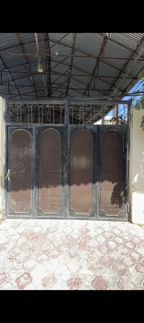 Darvaza 270/260sm 420azn 8 noyabr prospekti — Bakı