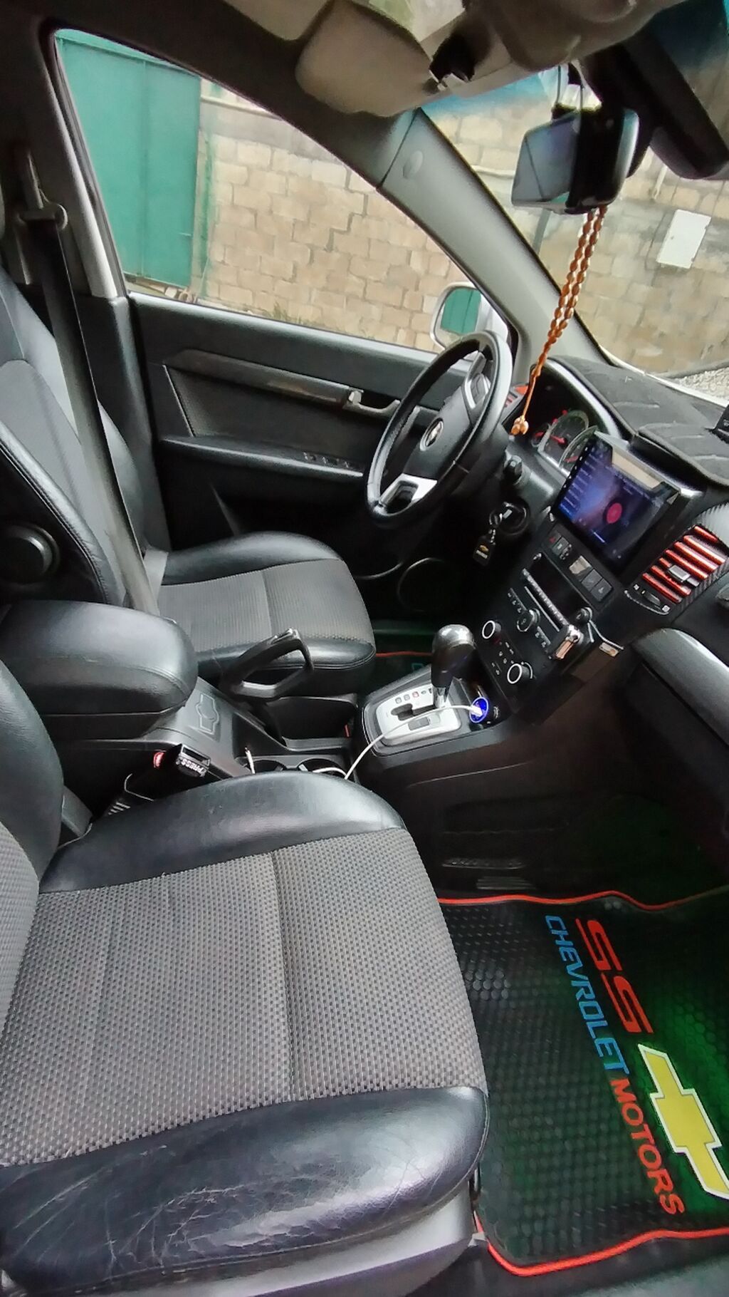 Chevrolet Captiva, gümüş rəngli, 5 qapılı SUV. Əsas xüsusiyyətlər — Avtomobillər, Bakı (9)