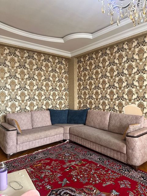 Divan satılır 440₼. Açılır bazası var.Ünvan məzahir rüstəmov — Bakı