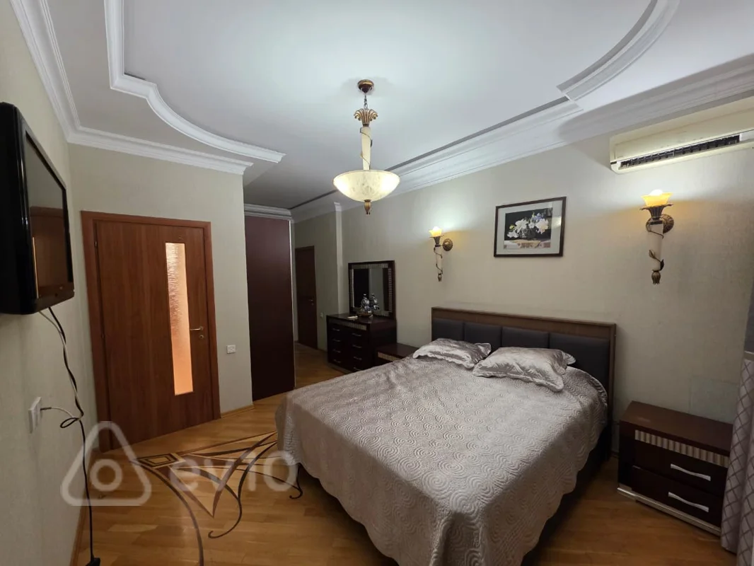 4 otaqlı mənzil, 196 m², İnşaatçılar Prospekti — kirayə — Mənzil, Bakı (8)