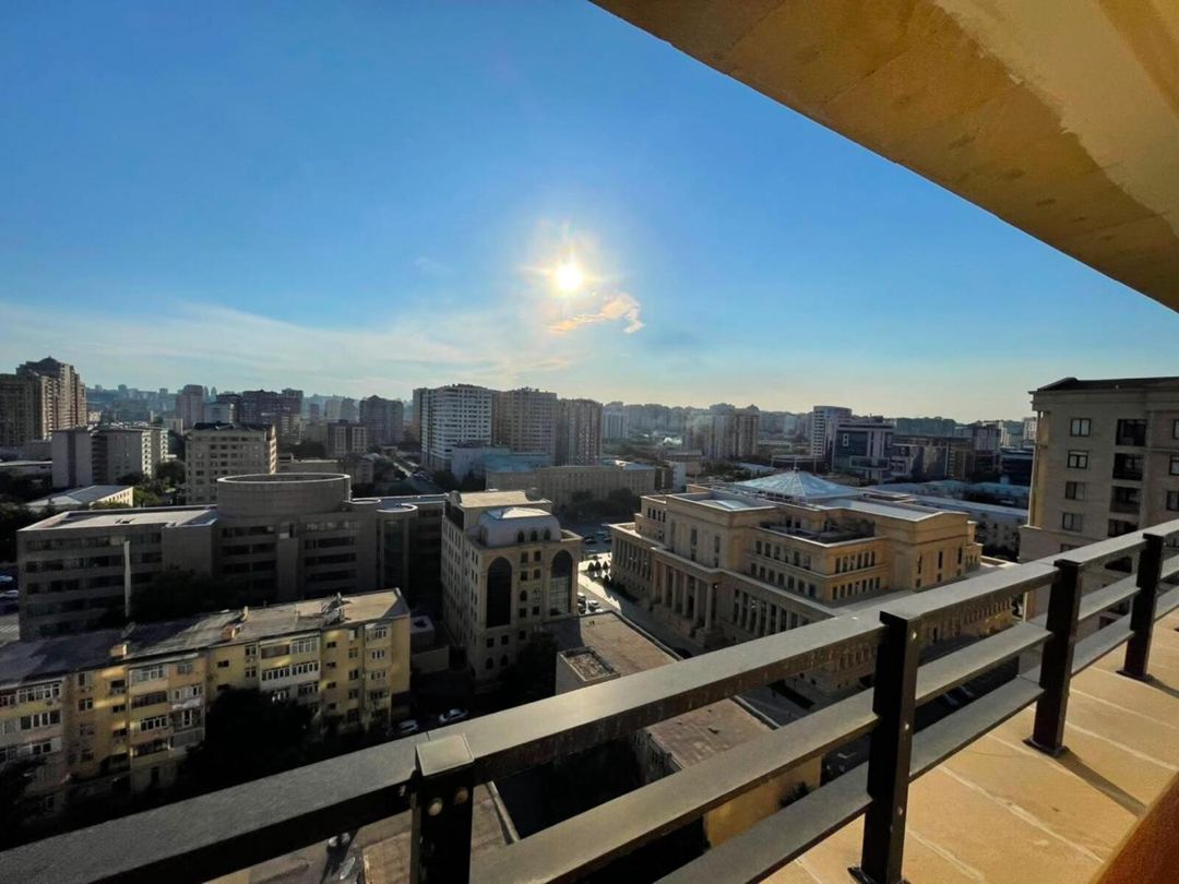 Satılır 5 otaqlı yeni tikili 225 m² — Mənzil, Bakı (7)