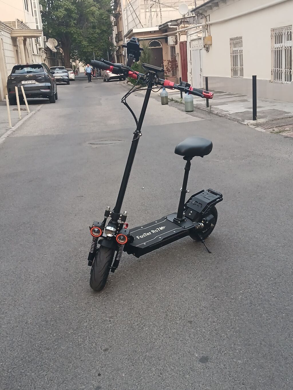 İşlənmiş Elektrik samokat 10", 1000 Vt, 45 km/s, Ünvandan götürmə, Ödənişli çatdırılma — Skuterlər, Bakı