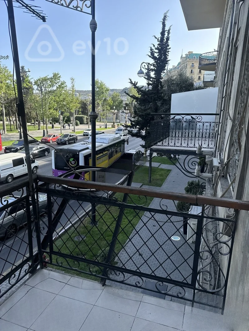 4 otaqlı mənzil, 130 m², Neftçilər prospekti — Mənzil, Bakı (9)