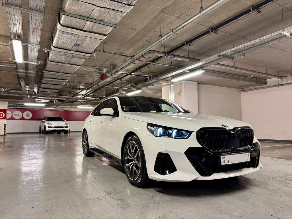 BMW 520, 2.0 L, 2025 il, 8 900 km — Avtomobillər, Bakı (2)