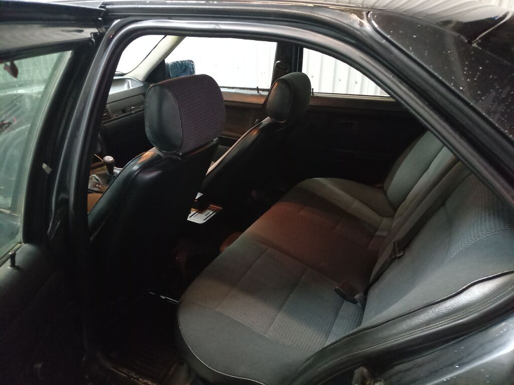 BMW 3 series: 1.6 l 1992 il Sedan 10-NU-848 — Avtomobillər, Bakı (7)