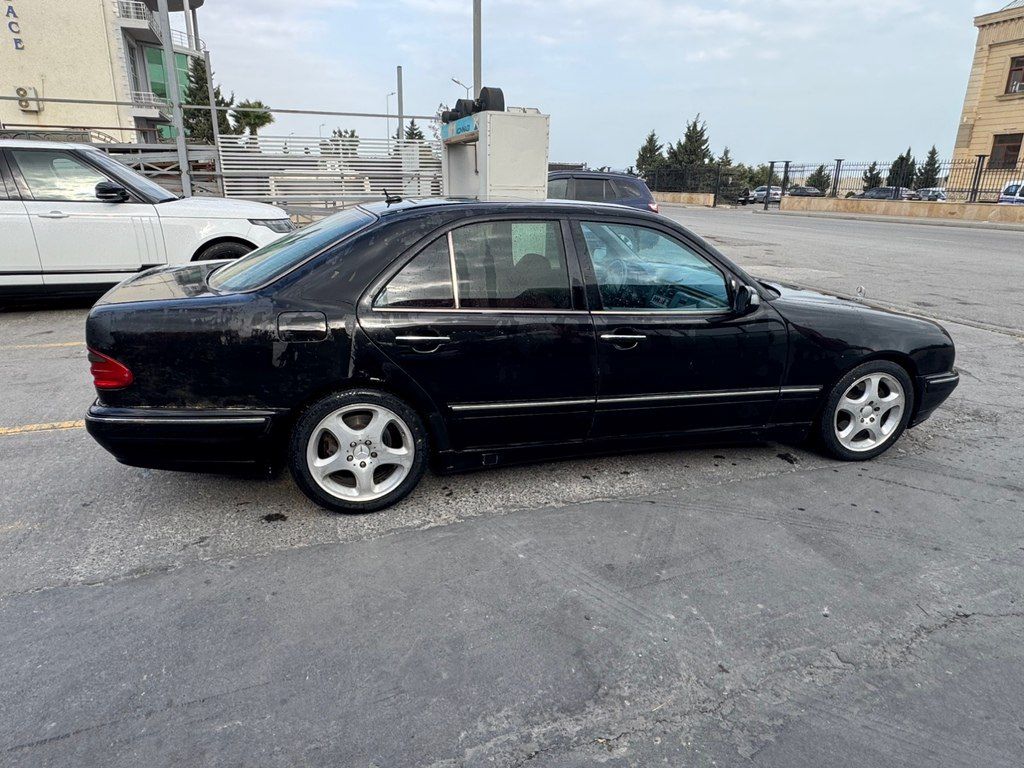Mercedes E 320, 3.2 L, 2000 il, 600 000 km 01-CP-824 — Avtomobillər, Bakı (6)