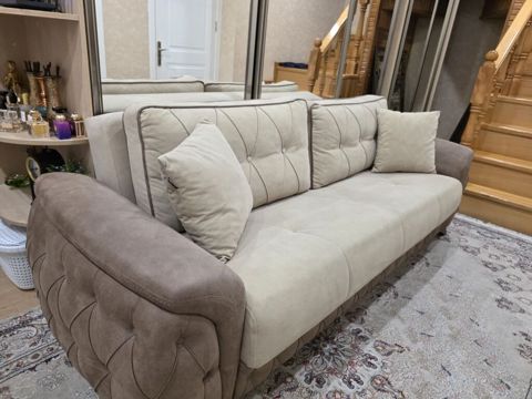 Salogludan Divan satılır açılır Bazali qiymet 350 manata. 9 mkrn AFA — Mehdiabad