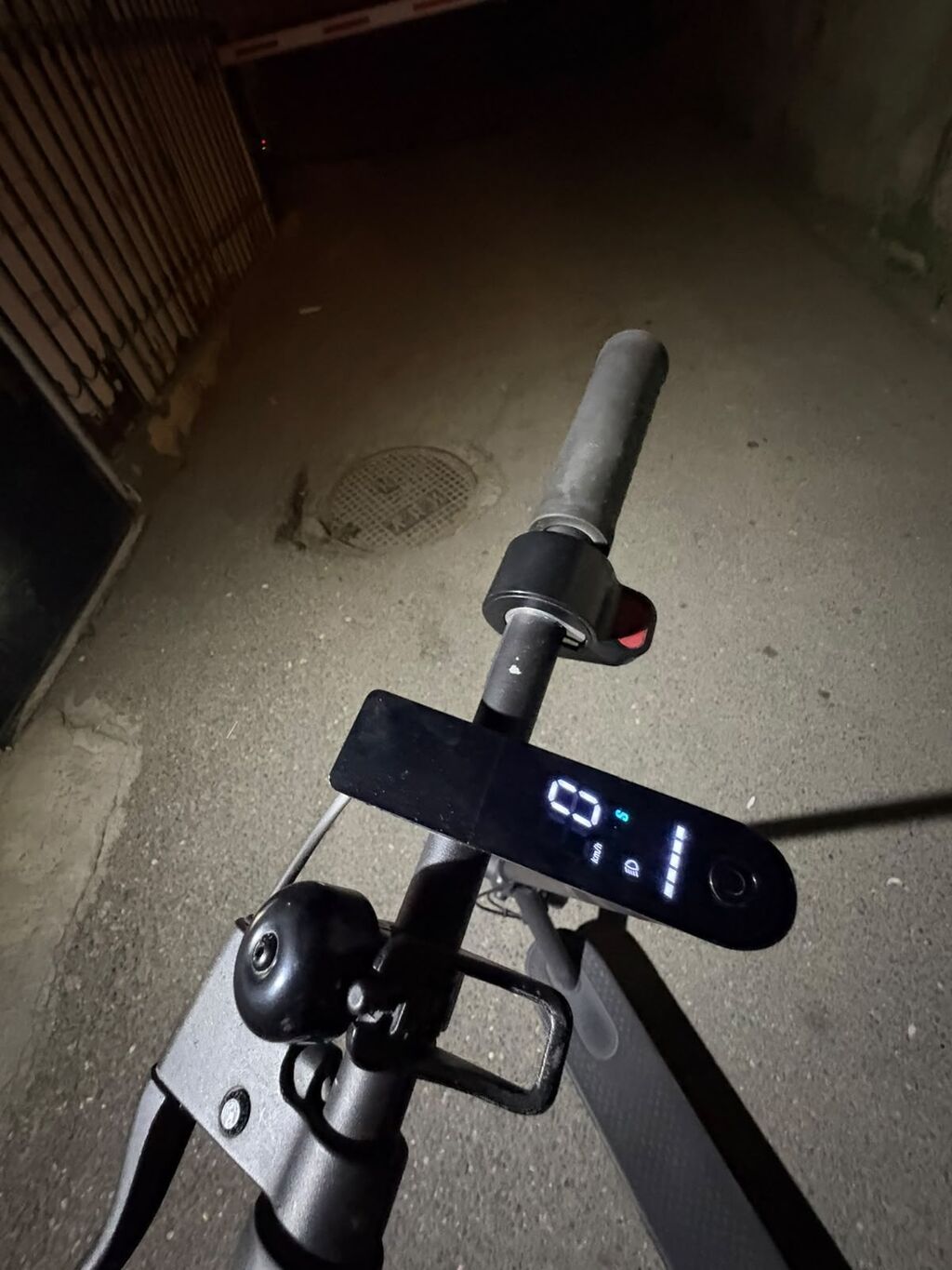 İşlənmiş Elektrik samokat 8", 251 - 350 Vt, 16 - 25 km/s, Ünvandan götürmə — Skuterlər, Bakı (2)