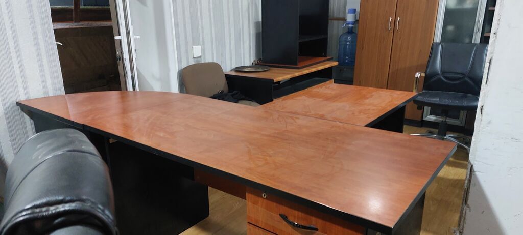 Ofis mebelləri var 3 dəstdir çox möhkəm başqa mebellərdə var satışda — Digər, Bakı (7)