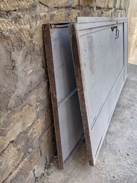Metall darvaza (2 ədəd panel) - Material: qalın metal təbəqə və — Bakı