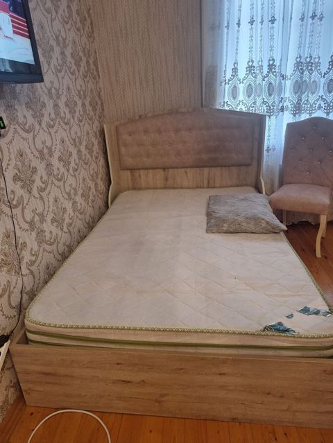 Carpayi hecbir problemi yoxdu.Qiymeti 130 azn.Unvan Ehmedli(Zülfiyye) — Bakı