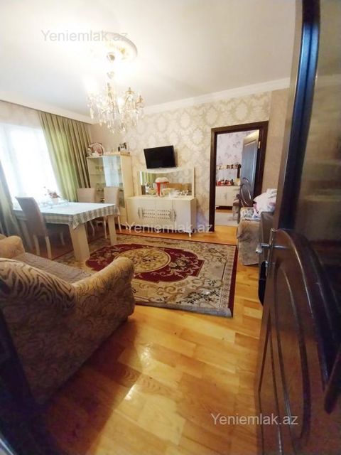Satılır 4 otaqlı Bina evi menzil (Köhnə tikili), 105 m², 6-cı mikrorayon — Sumqayıt
