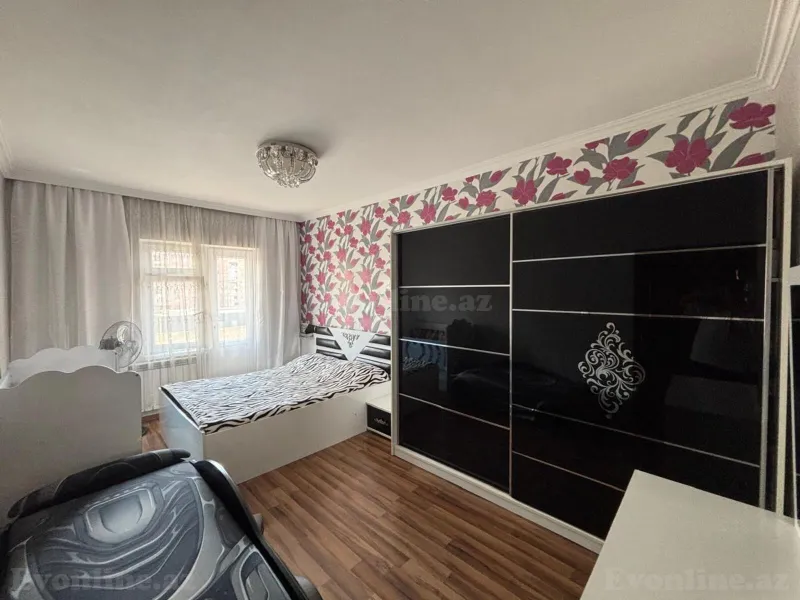 Satılır 4 otaqlı Mənzil Köhnə tikili 110 m² Bakı, Yasamal r., İnşaatçılar m., Yeni Yasamal — Mənzil, Bakı (3)
