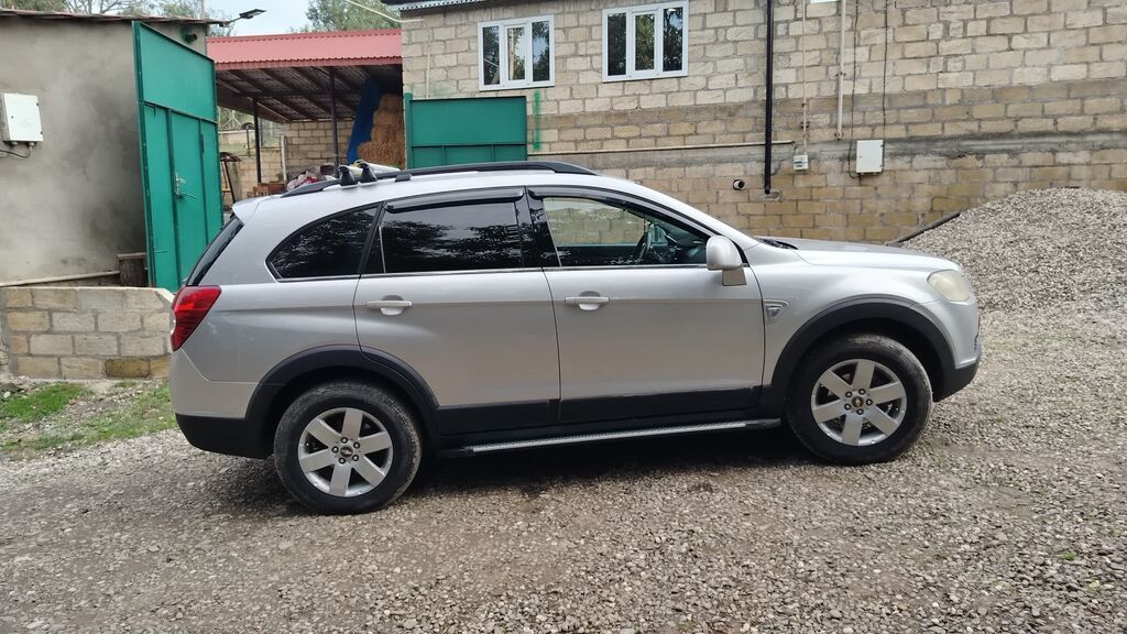 Chevrolet Captiva, gümüş rəngli, 5 qapılı SUV. Əsas xüsusiyyətlər — Avtomobillər, Bakı (4)