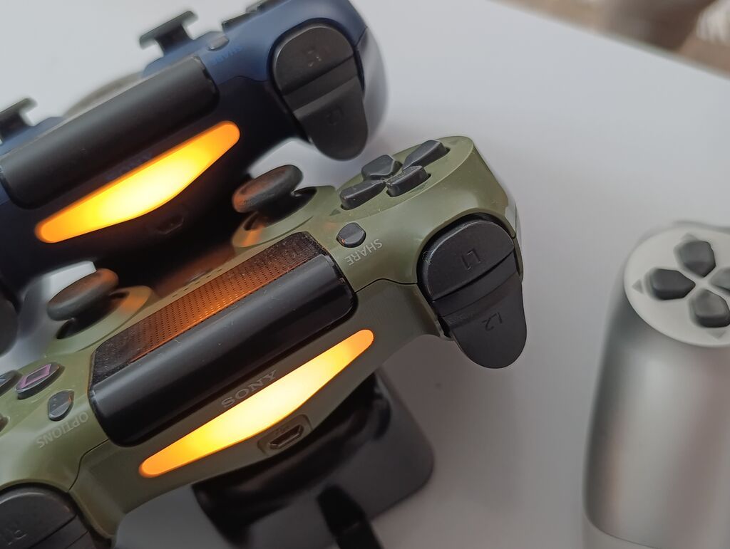 PS4 pultu üçün şarj cihazı əla vəziyətdə PS4 pult zaryadka üçün dok — Aksesuarlar, Bakı (2)