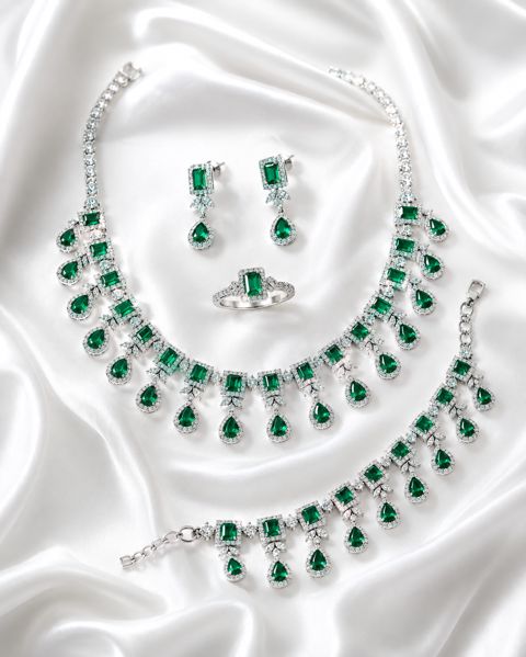 Premium Yaşıl Zirkon Daşlı Lüks Zinət Dəsti Boyunbağı, Sırğa, Üzük və Bilərzik Komplekti, Gümüş Rəng Elegant Xanım Aksesuarı, Toy və Xüsusi Günlər üçün Premium Hədiyyə Seti — Bakı