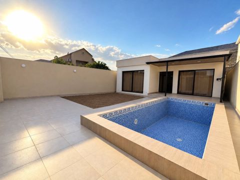 Satılır 4 otaqlı həyət evi/bağ evi 140 m² — Дом, вилла
