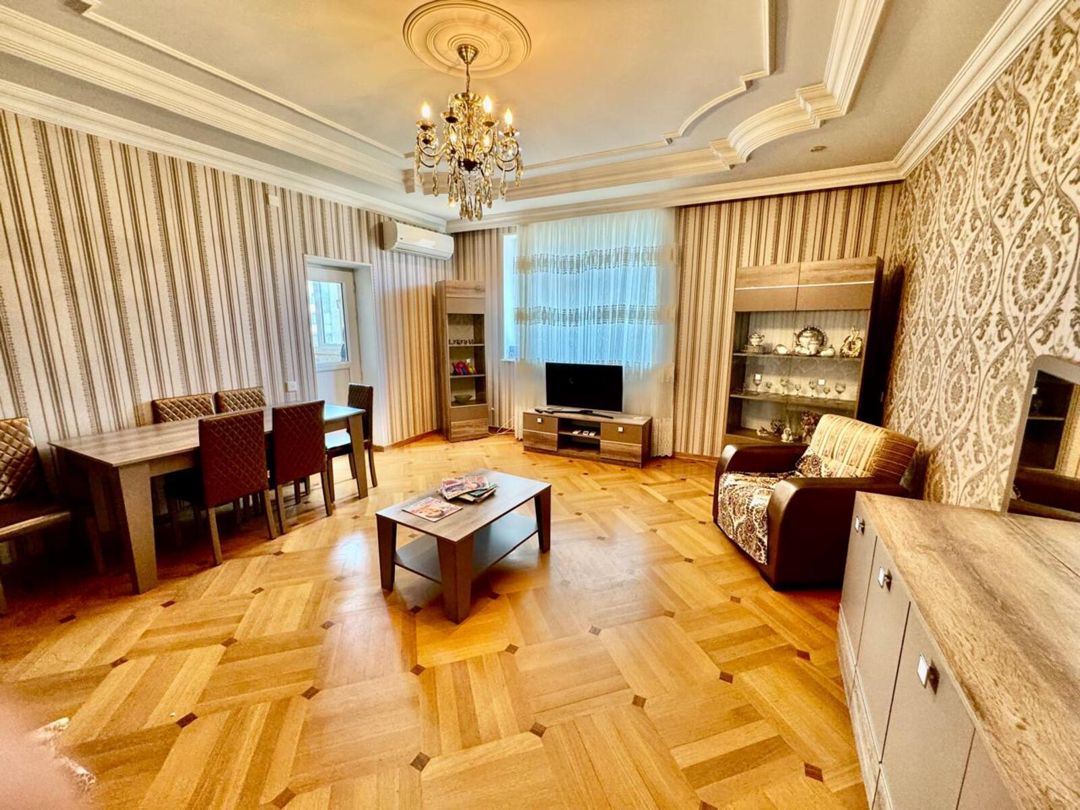 Satılır 3 otaqlı yeni tikili 125 m² — Mənzil, Bakı