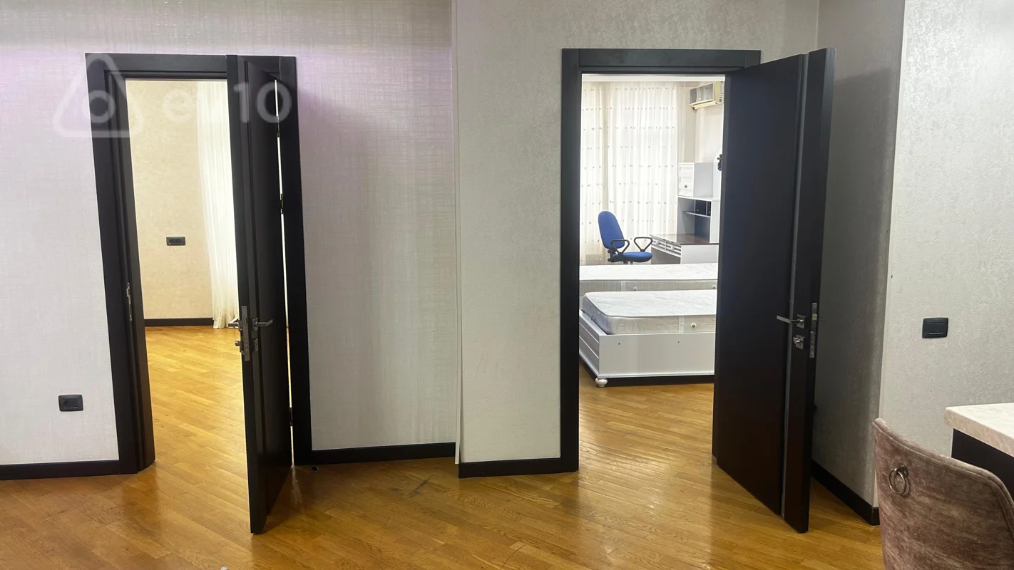 3 otaqlı mənzil, 120 m², Elşən Süleymanov küç — kirayə — Mənzil, Bakı (7)