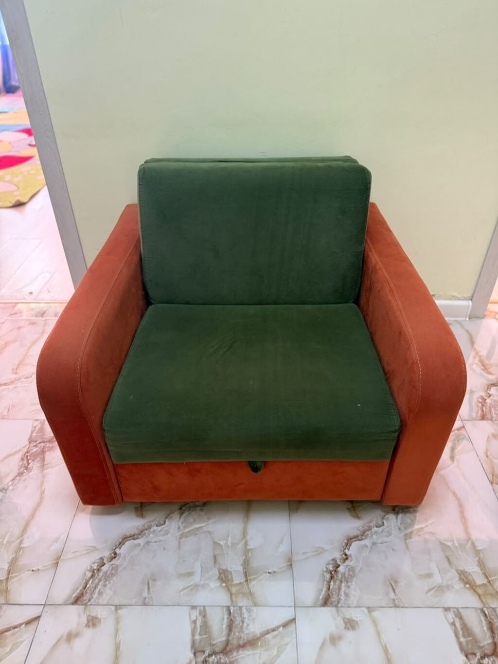 4 ədəd kreslodur. Açılır yataqda olur. Çox yaxşı vəziyyətdədirlər — Mebel, Bakı (2)