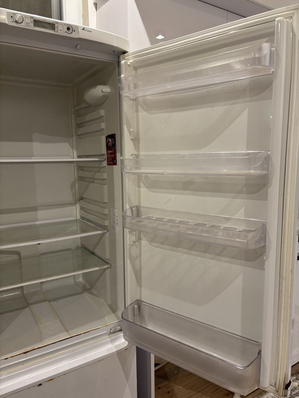 İşlənmiş 2 qapılı Hotpoint Ariston Soyuducu Satılır, rəng - Ağ — Soyuducular, Digah (7)