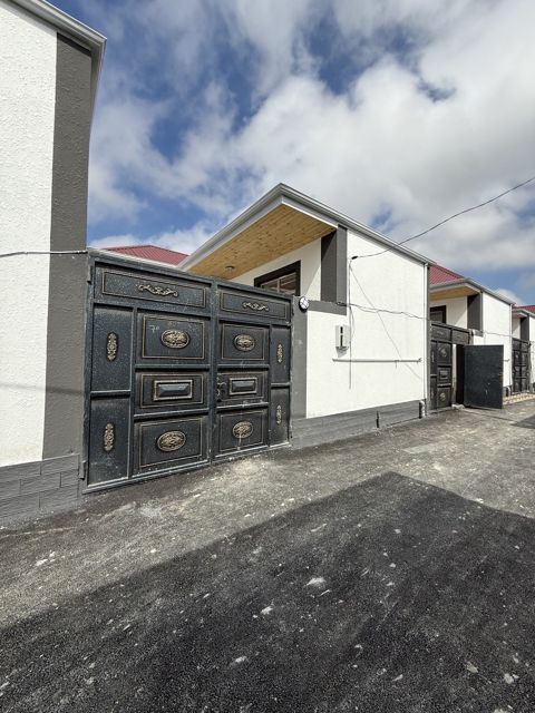 Satılır 2 otaqlı həyət evi/bağ evi 50 m² — Bakı