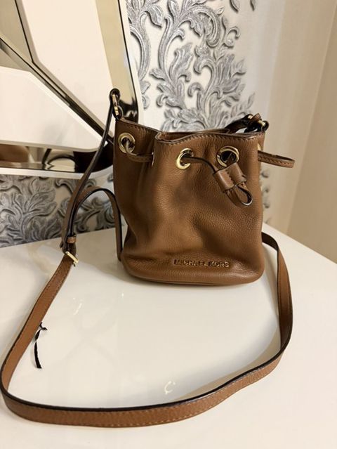 Məhsul: Michael Kors mini bucket çanta - Material: yumşaq teksturalı — Bakı
