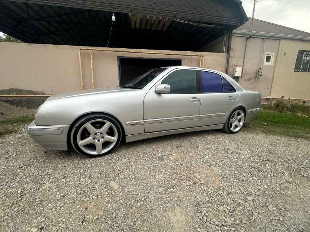 Mercedes E 280, 2.8 L, 2000 il, 327 000 km 90-FM-955 — Avtomobillər, Şabran (2)