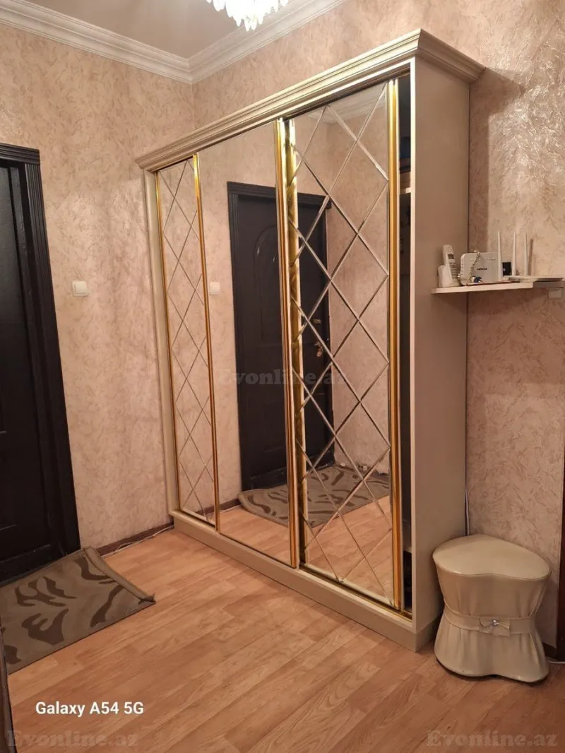 Satılır 3 otaqlı Mənzil Köhnə tikili 90 m² Bakı, Binəqədi r., Azadlıq prospekti m., 8-ci mikrorayon — Mənzil, Bakı (4)
