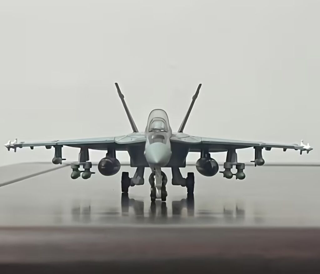 Hərbi təyyarə F/A-18. Matrialı plasmasdan.ölçüsü şəkildə — Digər, Bakı (4)