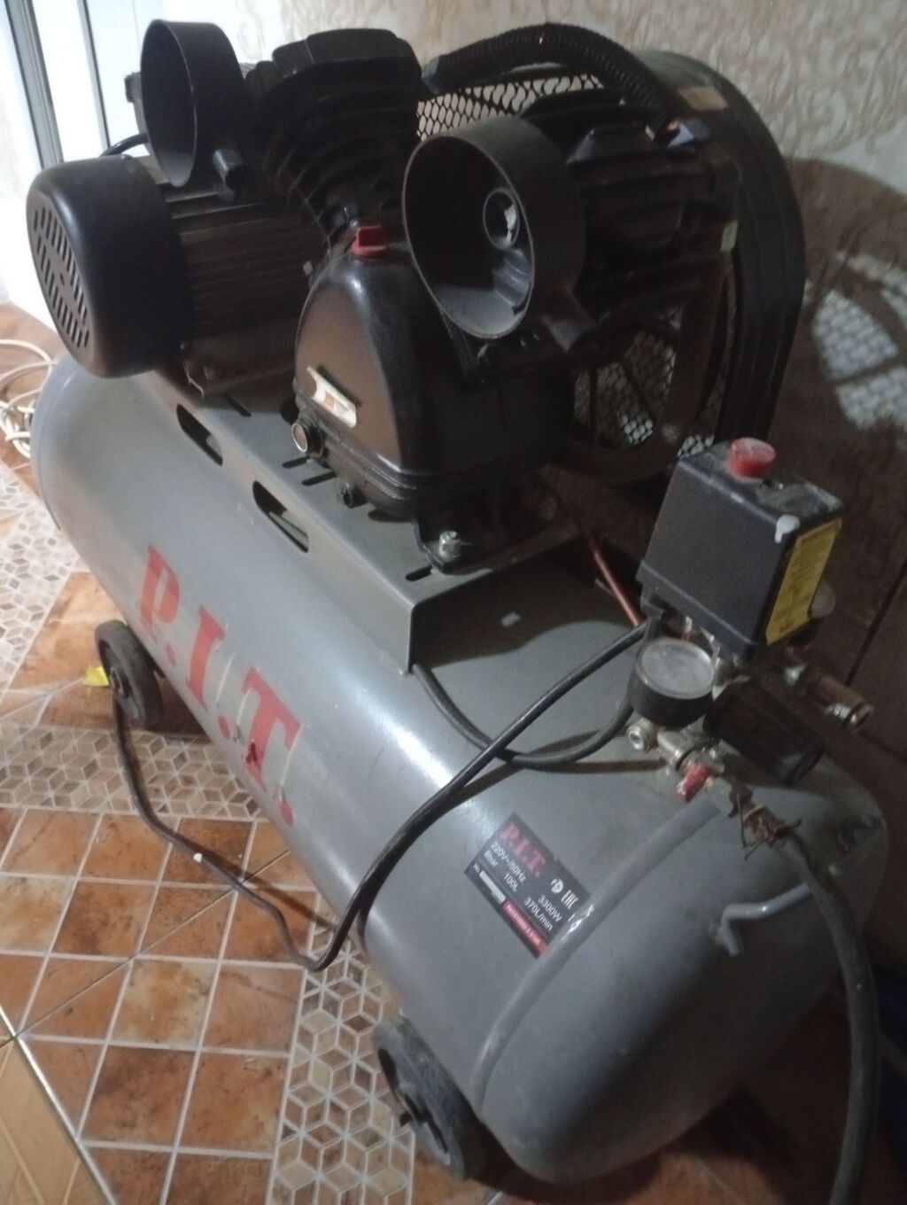 100 litir Kompressor Tezə kimdir 3 aydir alinib işlenmbeyib 1.2 defe — Digər, Bakı (3)