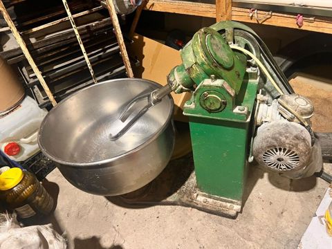 Sənaye tipli xəmir yoğurma maşını - Güclü elektrik mühərriki ilə — Sumqayıt