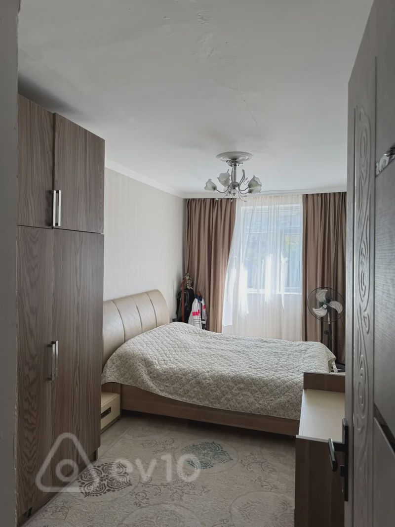 For sale: 2-room apartment (old building), 56 m² — Mənzil, Bakı (6)