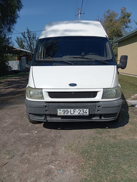 Ford Transit, 2.4 L, 2000 il, 266 000 km — Ucar
