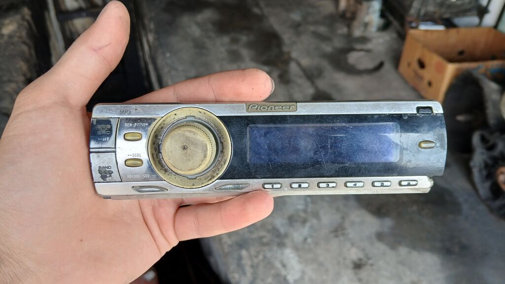 Pioneer avtomobil maqnitofonu üçün çıxarılan ön panel (faceplate) — Avtomobil akustikası, Masazır (2)