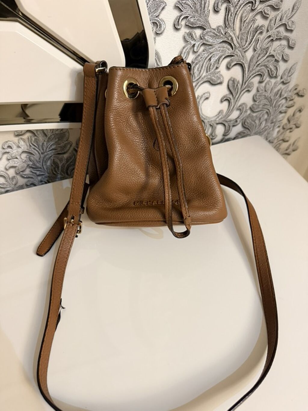 Məhsul: Michael Kors mini bucket çanta - Material: yumşaq teksturalı — Çantalar, çamadanlar, cüzdanlar, Bakı (2)