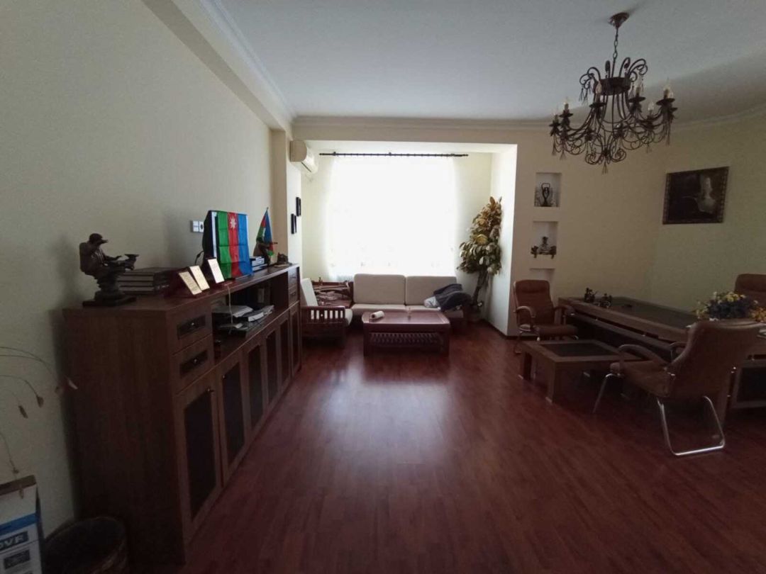 İcarəyə verilir 7 otaqlı ofis 200 m² — Ofis, Bakı