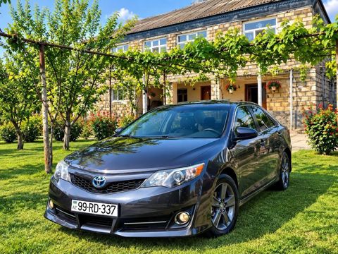 Toyota Camry: 2.5 l 2014 il Sedan — Bakı